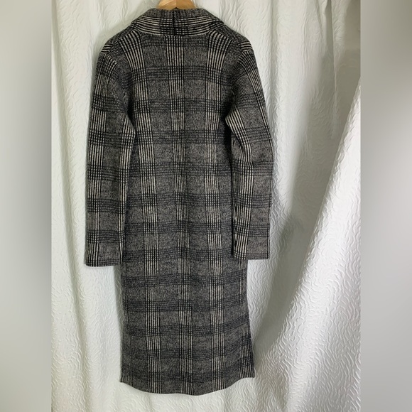 Aritzia Babaton Black White Plaid Shawl Extra Fine 100% Merino Wool Jacket Robe - Picture 4 of 13